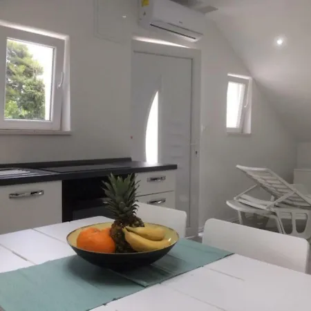 Apartman Cambi 11 *